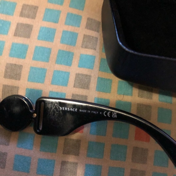 VERSACE SUNGLASSES FOR SALE! - Picture 2 of 9